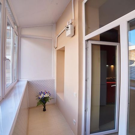 2 Bedrooms Apartment 150M From Opera House Lviv Kültér fotó
