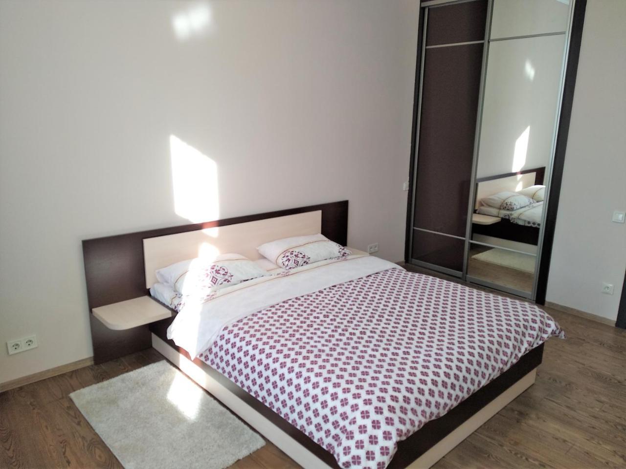 2 Bedrooms Apartment 150M From Opera House Lviv Kültér fotó