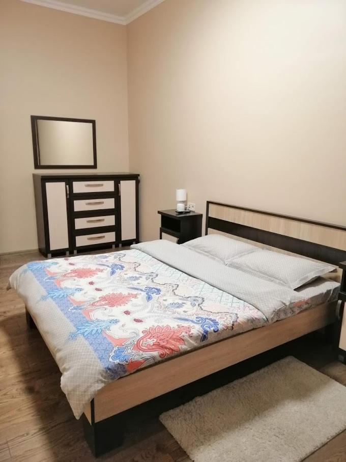 2 Bedrooms Apartment 150M From Opera House Lviv Kültér fotó